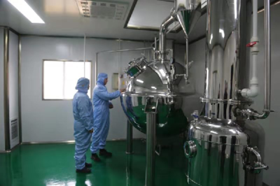 山村貧困'白領'夫妻的新年家庭'懇談會'